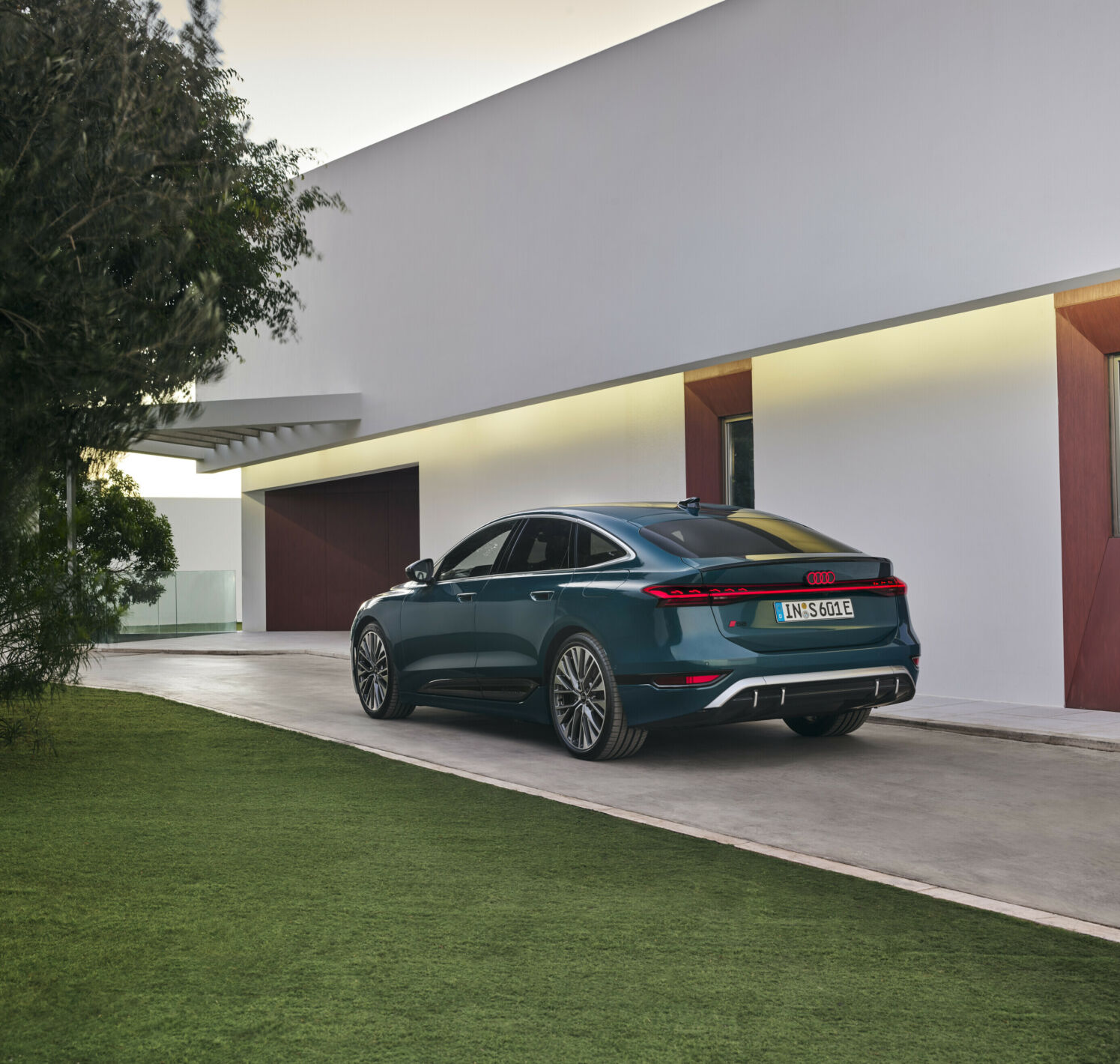 https://autofilter.sk/assets/files/images/s6-sportback-e-tron/gallery/A243270-medium_2025-04-10-202451_kted.jpg - obrazok