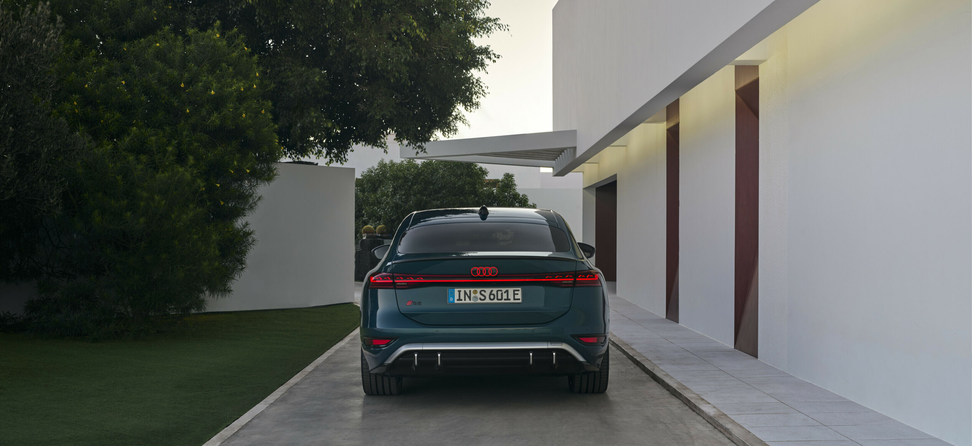 https://autofilter.sk/assets/files/images/s6-sportback-e-tron/gallery/A243271-medium_2025-04-10-202449_evmw.jpg - obrazok