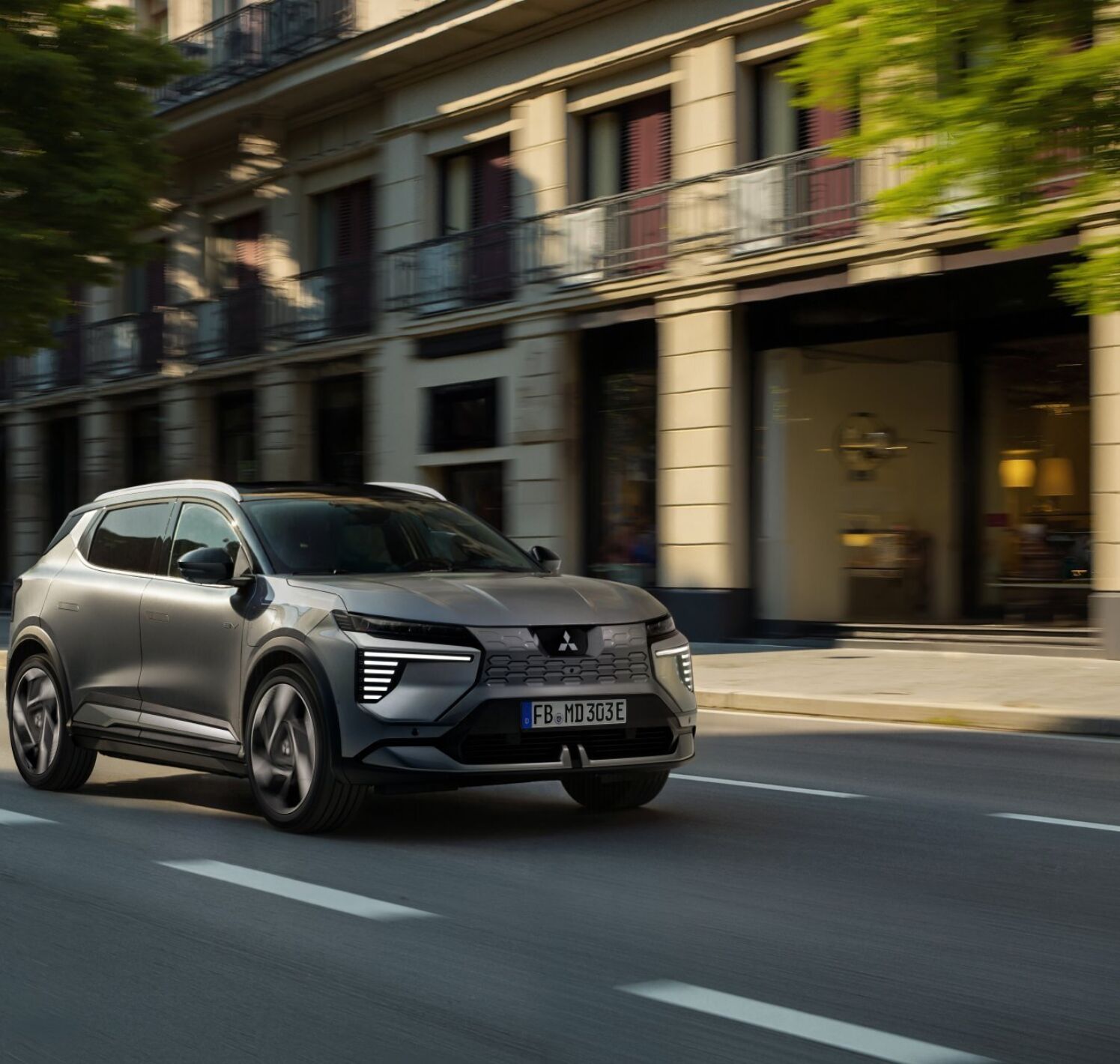 https://autofilter.sk/assets/files/images/scenic-e-tec/gallery/5791-large-Eclipse-Cross_010.jpg - obrazok