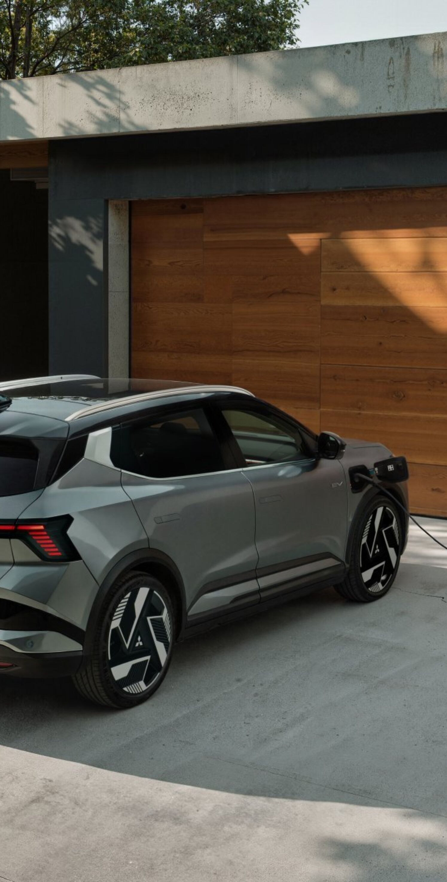 https://autofilter.sk/assets/files/images/scenic-e-tec/gallery/5793-large-Eclipse-Cross_009.jpg - obrazok