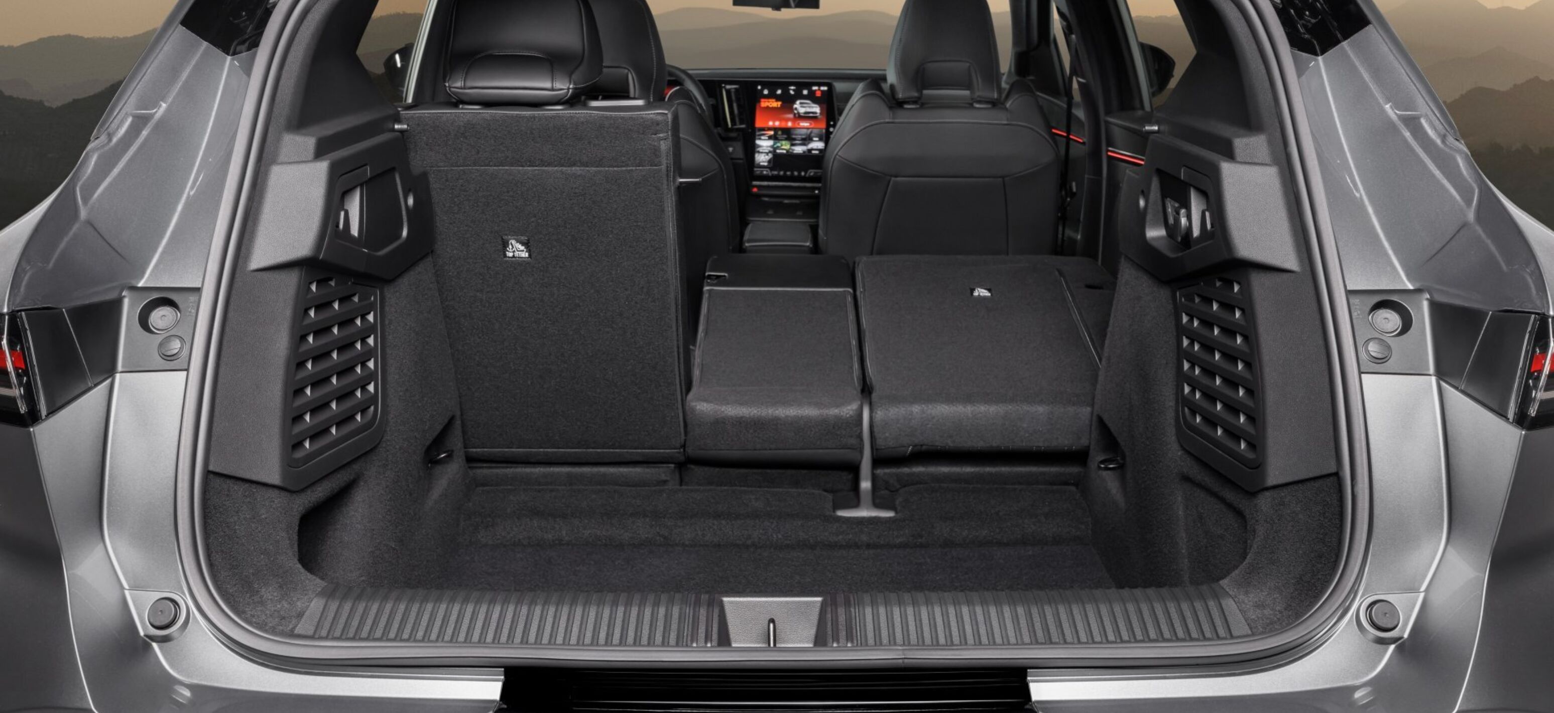 https://autofilter.sk/assets/files/images/scenic-e-tec/gallery/5817-large-Eclipse-Cross_035.jpg - obrazok