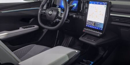 Renault Scenic E-Tech je rodinný elektromobil, ktorý už zvláda aj dlhé cesty obrazok