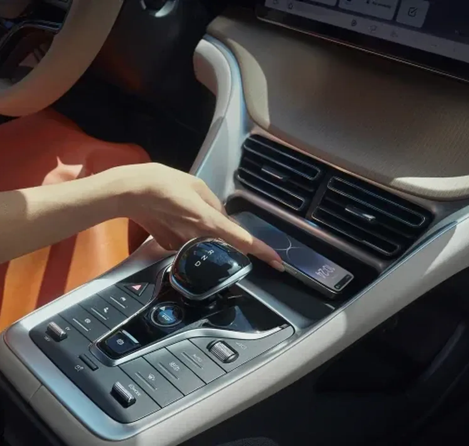 https://autofilter.sk/assets/files/images/sealion-5-dm-i/gallery/byd-sealion5-dmi-interior-02-m.webp - obrazok