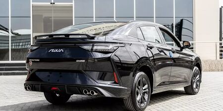 Auto velikosti Octavie se čtyřválcem, solidní výbavou a cenou lehce nad 400 000 Kč? Číňané zase řádí, do Česka dorazil Aeolus Shine obrazok