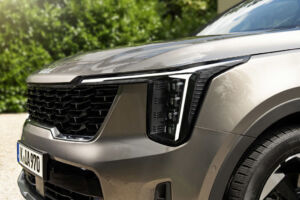 Kia Sorento 1.6 T-GDi Hybrid AWD – veľké SUV bez nabíjania, s dôrazom na plynulosť