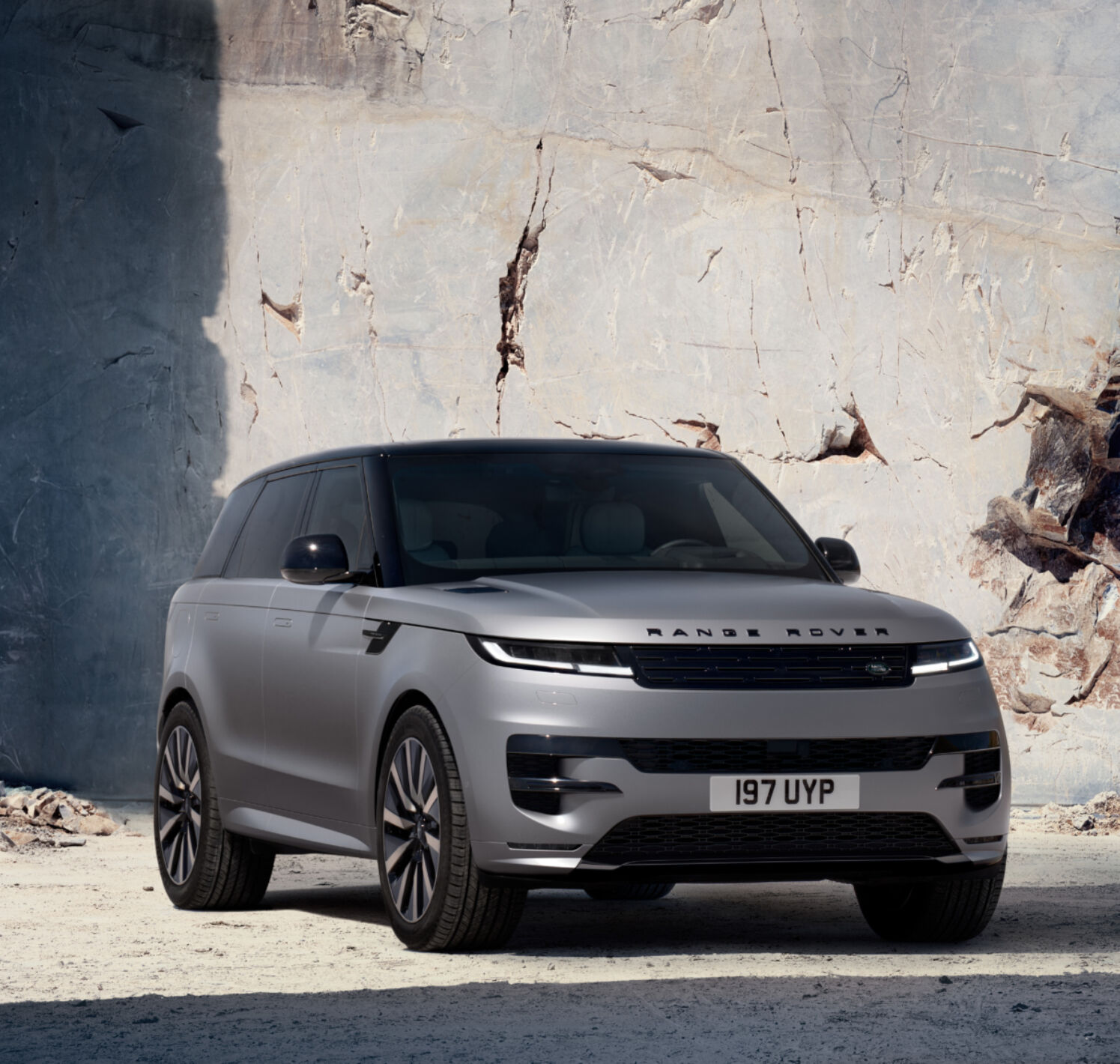 https://autofilter.sk/assets/files/images/sport-electric/gallery/RRS_Electric_27MY_Exterior_02_300926.jpg - obrazok