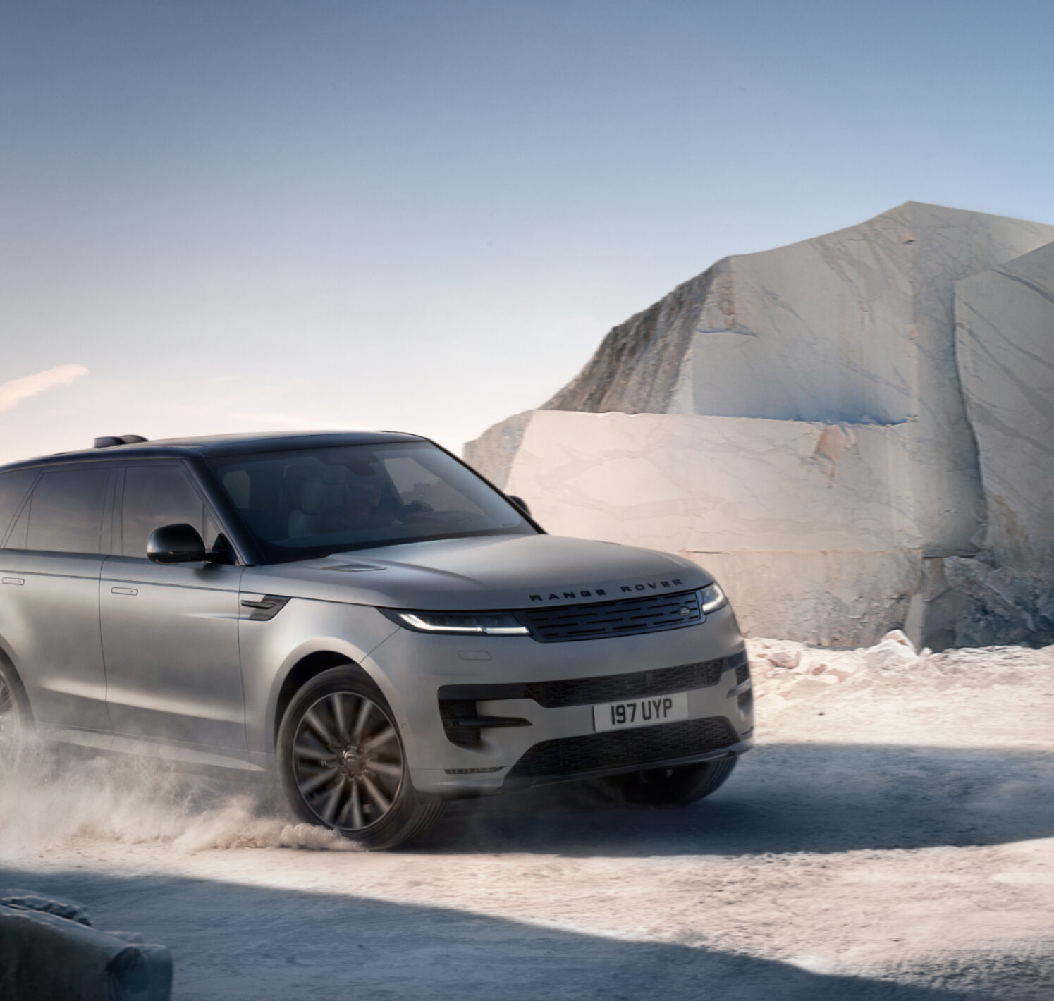 https://autofilter.sk/assets/files/images/sport-electric/gallery/RRS_Electric_27MY_Exterior_07_300926.jpg - obrazok