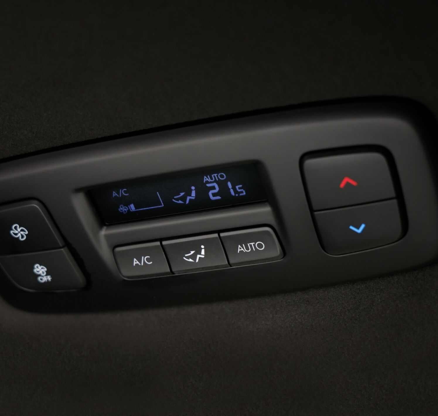 https://autofilter.sk/assets/files/images/staria-electric/gallery/hyundai-staria-electric-0126-details-07_jpg_bfc_off.jpg - obrazok