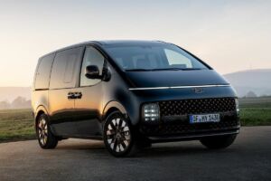 Hyundai STARIA Hybrid – futuristický minivan s dôrazom na priestor a komfort