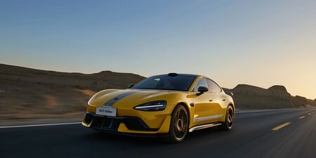 Xiaomi SU7 Ultra- elektrický sedan s výkonom 1 526 koní sa v Číne začína predávať za 69 607 eur obrazok