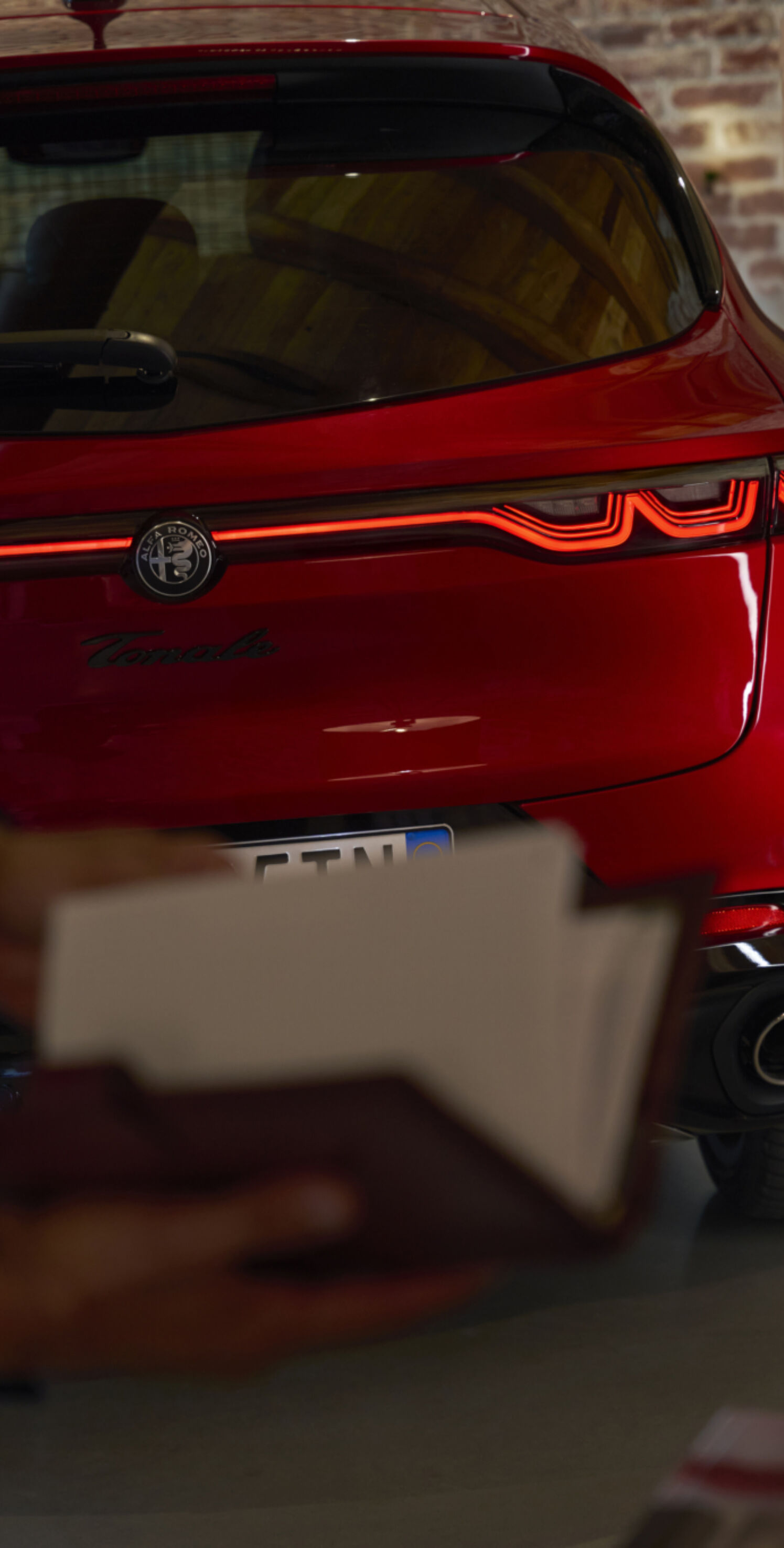 https://autofilter.sk/assets/files/images/tonale-phev/gallery/NEWTONALEPEOPLE3.jpg - obrazok