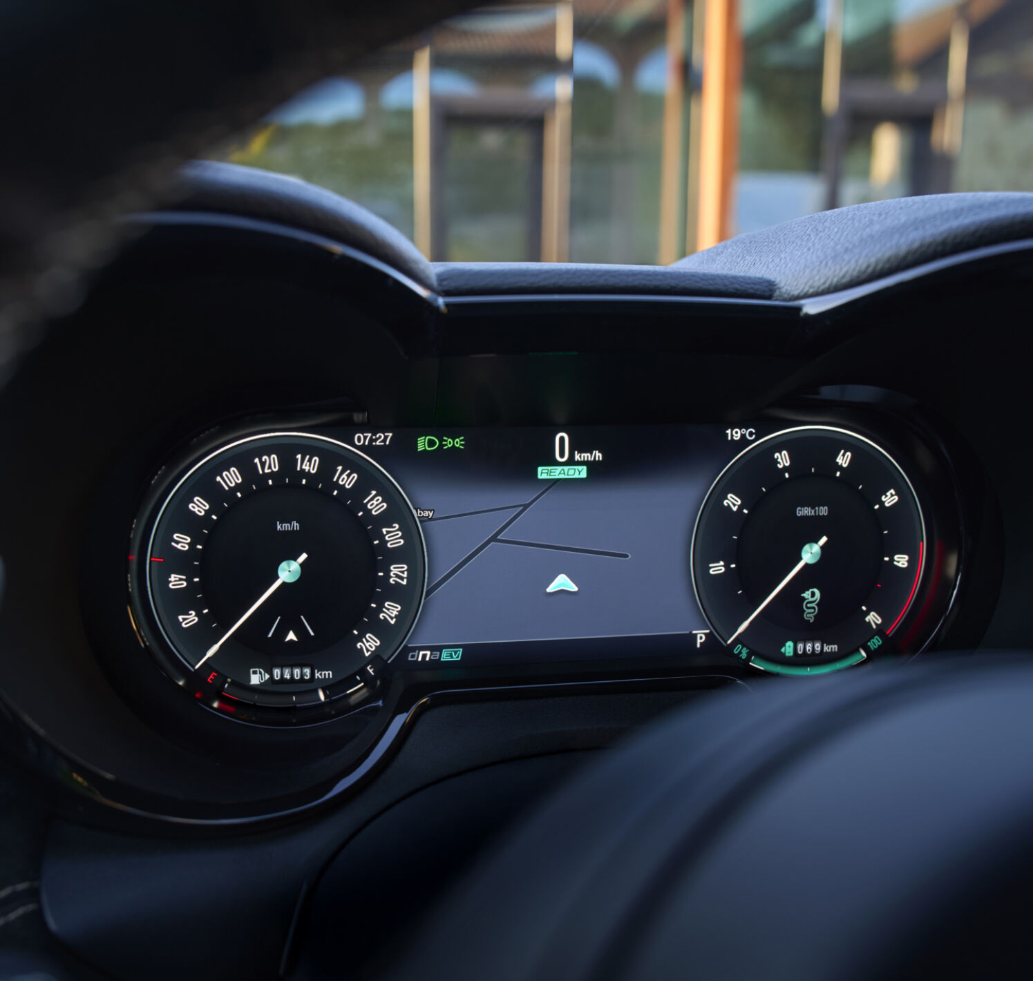 https://autofilter.sk/assets/files/images/tonale/gallery/NEWTONALEPEOPLE6.jpg - obrazok
