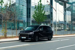 Forthing U-Tour V9 HEV – veľkopriestorové hybridné MPV s dôrazom na pohodlie
