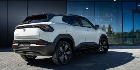 Toyota Urban Cruiser: Najlacnejší elektromobil značky vstupuje na európsky trh obrazok