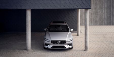 Volvo V60 je racionálna alternatíva k SUV pre vodiča, ktorý jazdí ďaleko obrazok