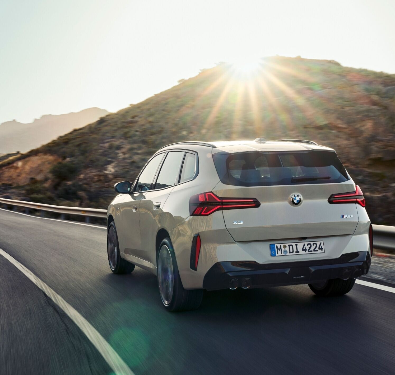 https://autofilter.sk/assets/files/images/x3/gallery/P90554979-low-Res-the-new-bmw-x3-m50-x_2025-04-10-203624_osck.jpg - obrazok