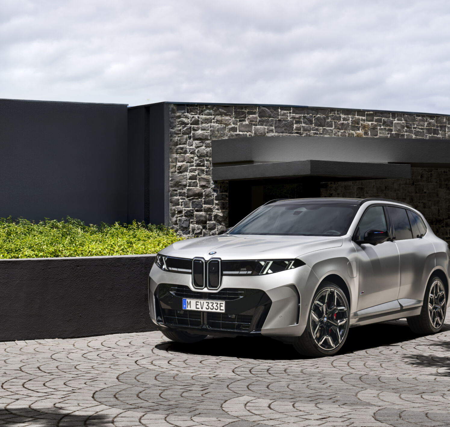 https://autofilter.sk/assets/files/images/x5-2/gallery/P90646113_highRes_bmw-x5-m60e-xdrive-0.jpg - obrazok