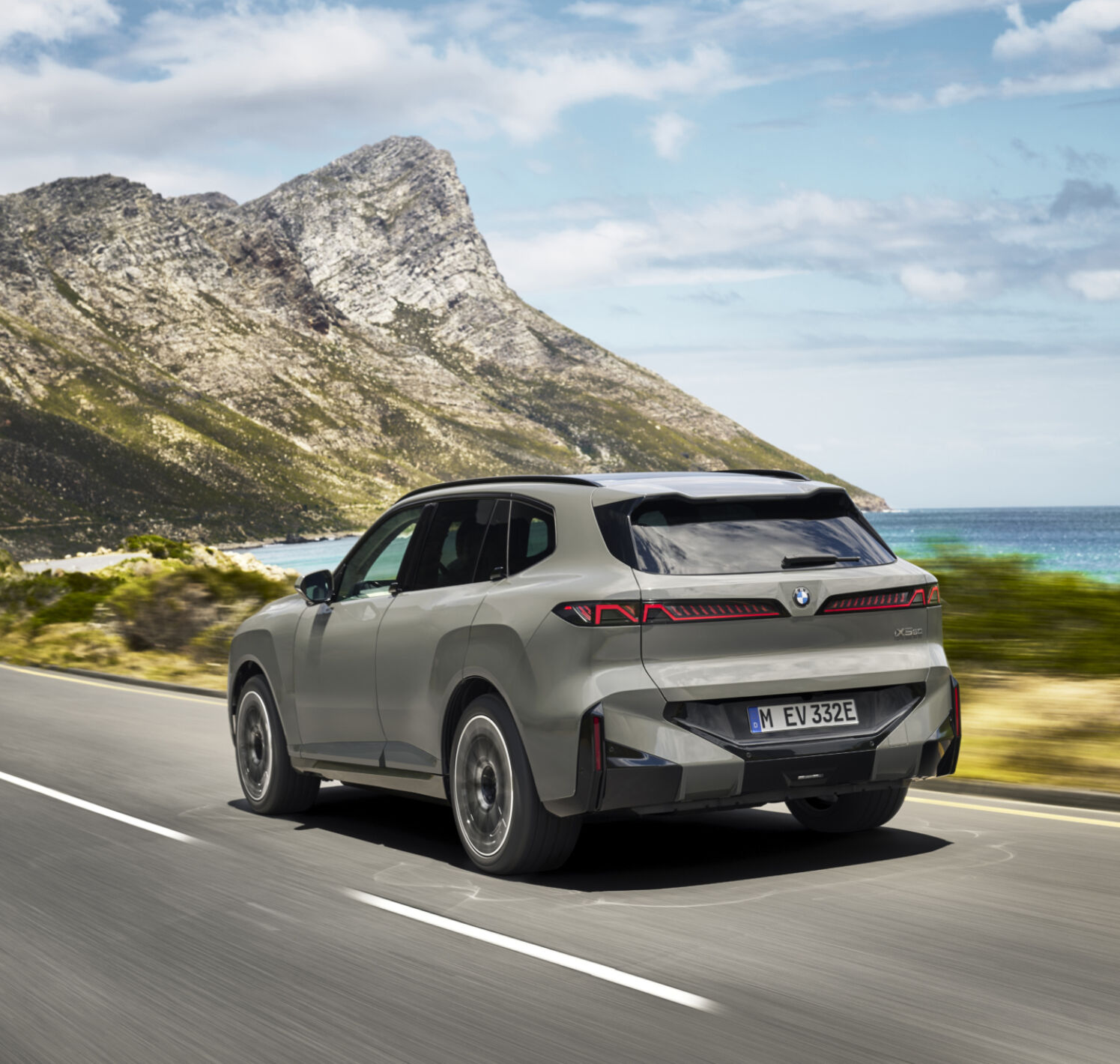 https://autofilter.sk/assets/files/images/x5-phev-2/gallery/P90645974_highRes_bmw-ix5-60-xdrive-06.jpg - obrazok