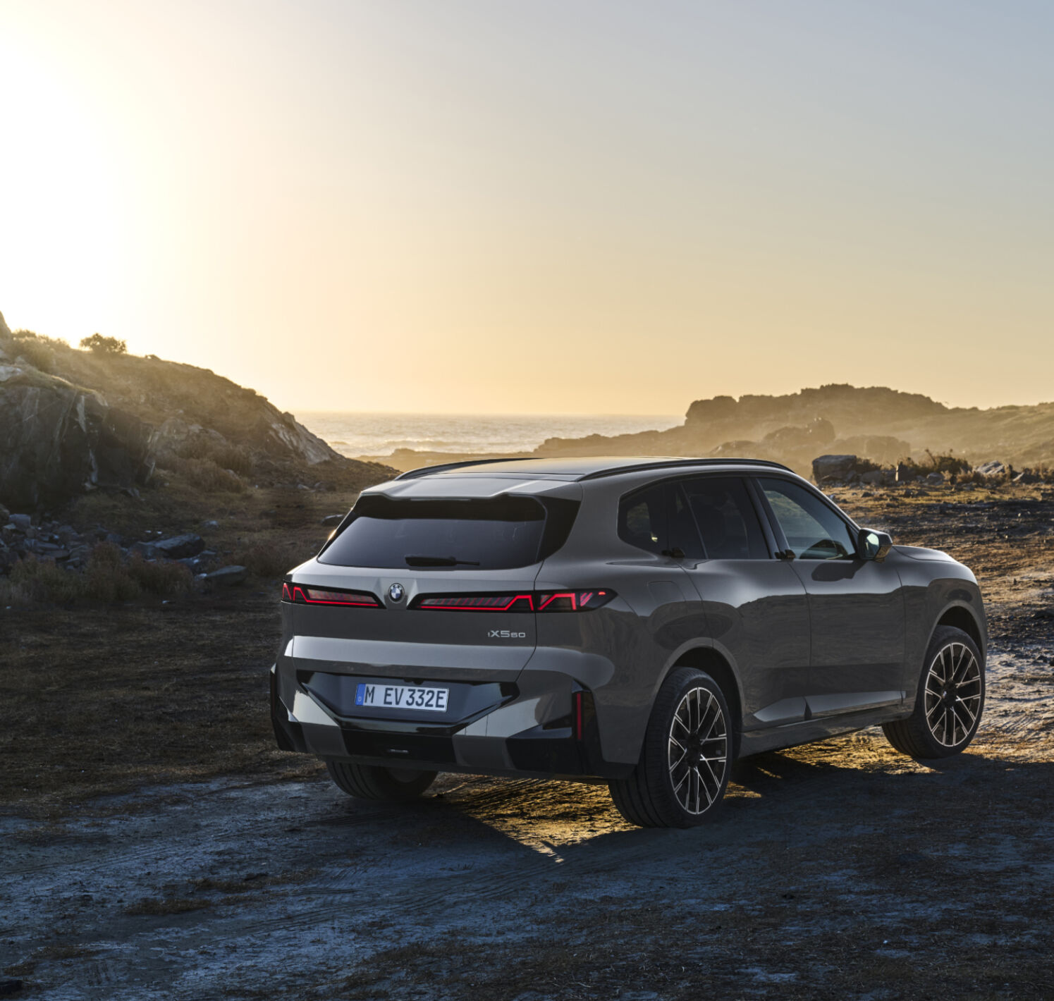 https://autofilter.sk/assets/files/images/x5-phev-2/gallery/P90646018_highRes_bmw-ix5-60-xdrive-06.jpg - obrazok