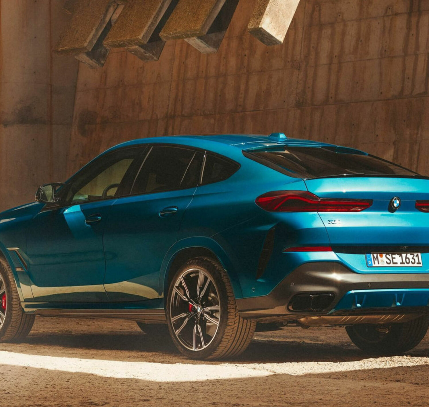 https://autofilter.sk/assets/files/images/x6/gallery/Bmw-x6-m60i-2023-38-galeria_2025-04-10-203741_cwoh.jpg - obrazok
