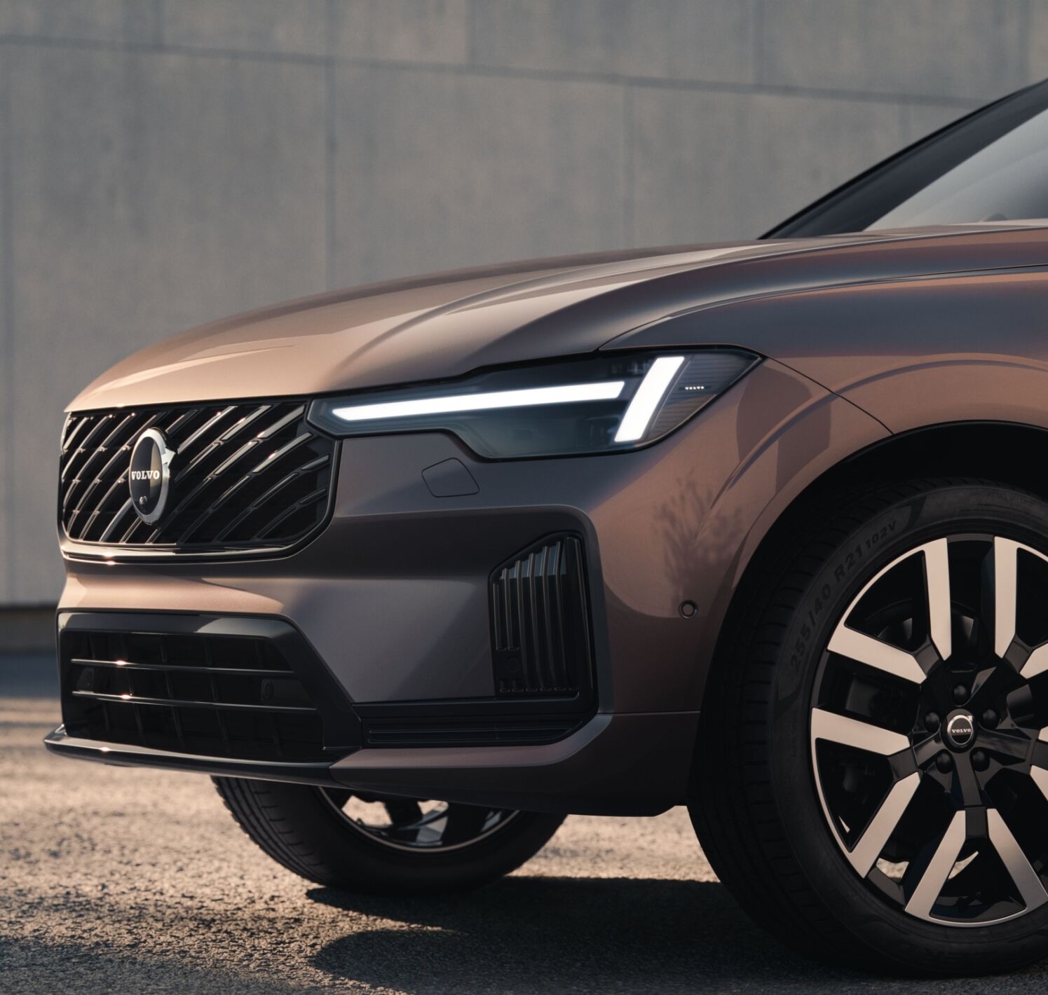 https://autofilter.sk/assets/files/images/xc60-phev/gallery/The_New_Volvo_XC60_DetailHeadlight.jpg - obrazok