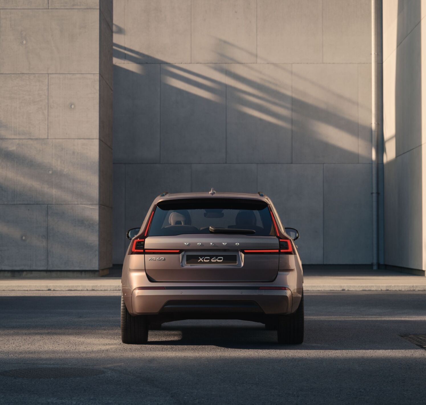 https://autofilter.sk/assets/files/images/xc60-phev/gallery/The_New_Volvo_XC60_FullRear.jpg - obrazok