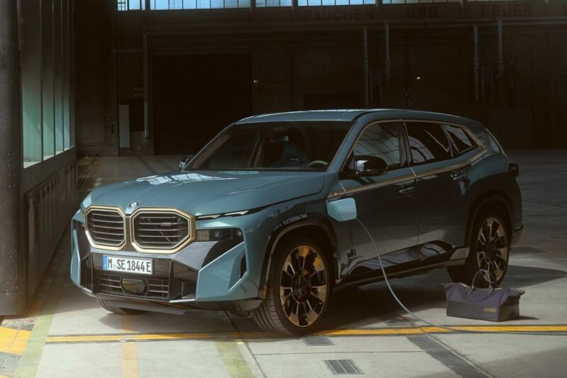 Bmw xm 2022 40 galeria