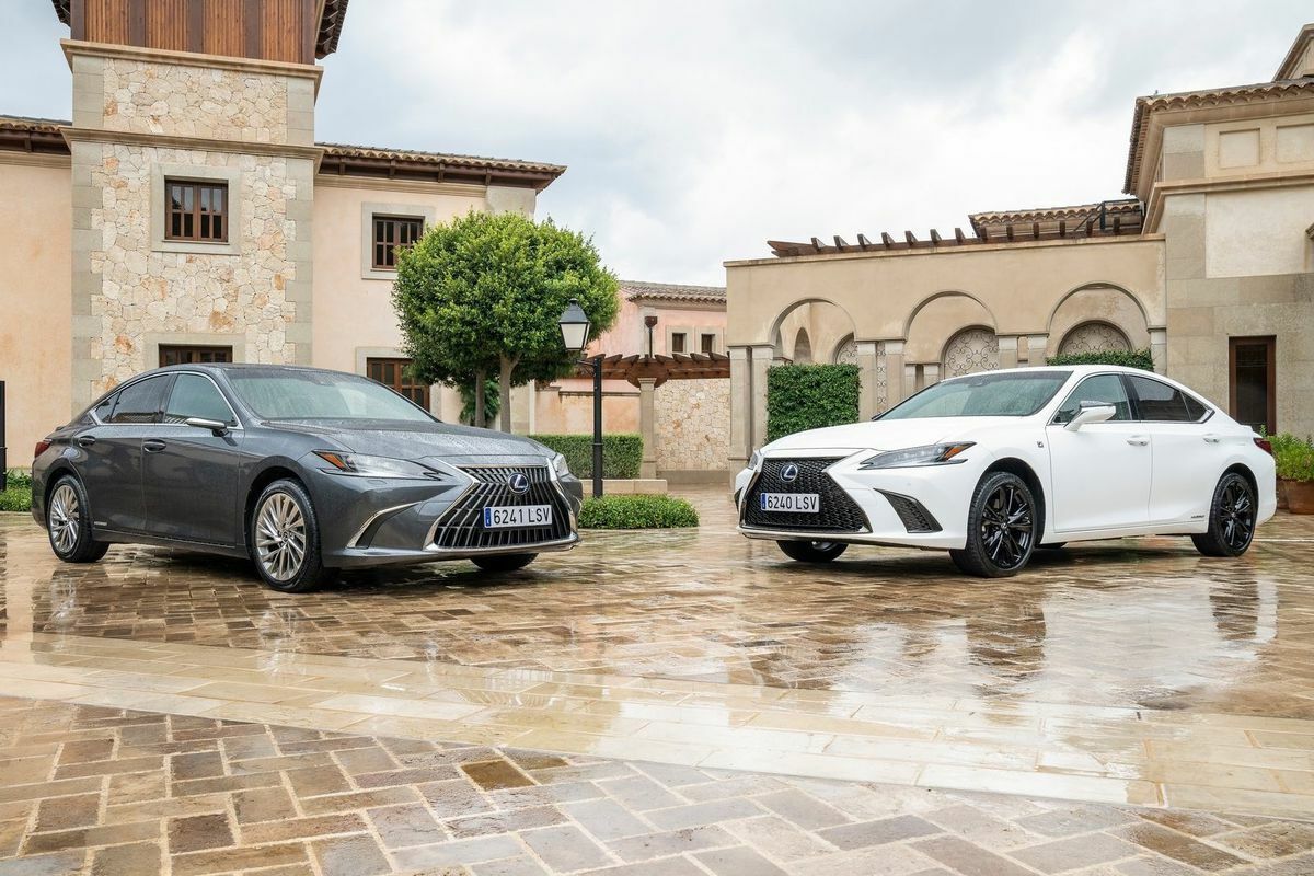 Lexus es 300h 2021 10 galeria