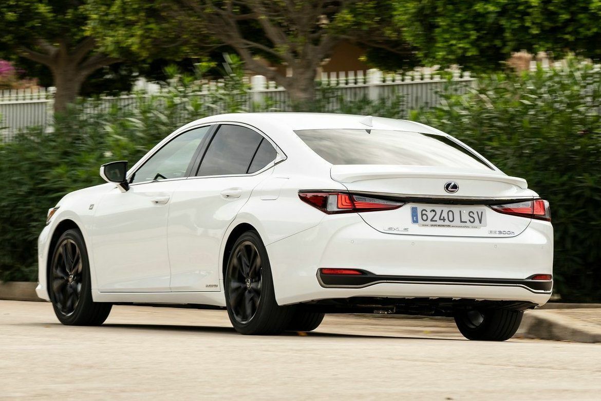 Lexus es 300h 2021 17 galeria