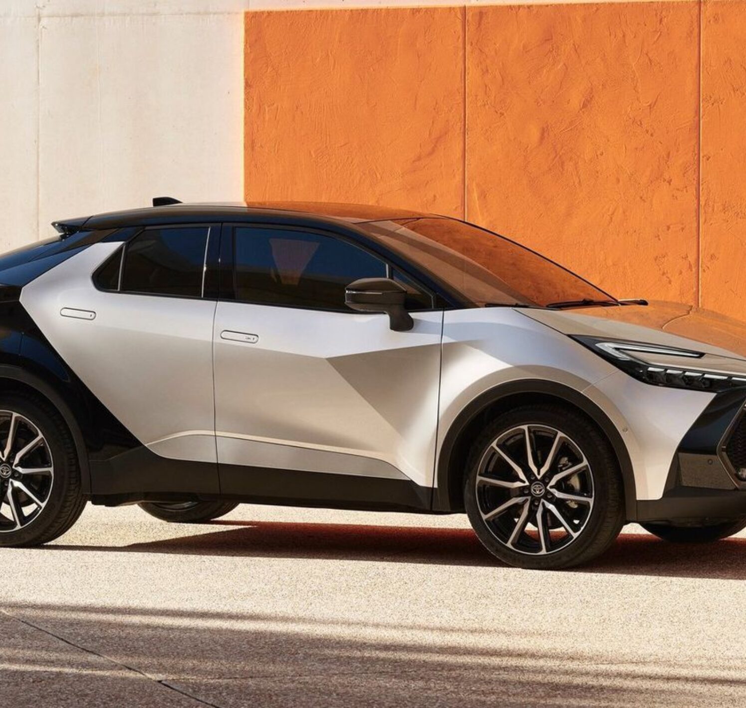 https://autofilter.sk/assets/images/c-hr/gallery/toyota-c-hr-2023_08-galeria.jpg - obrazok