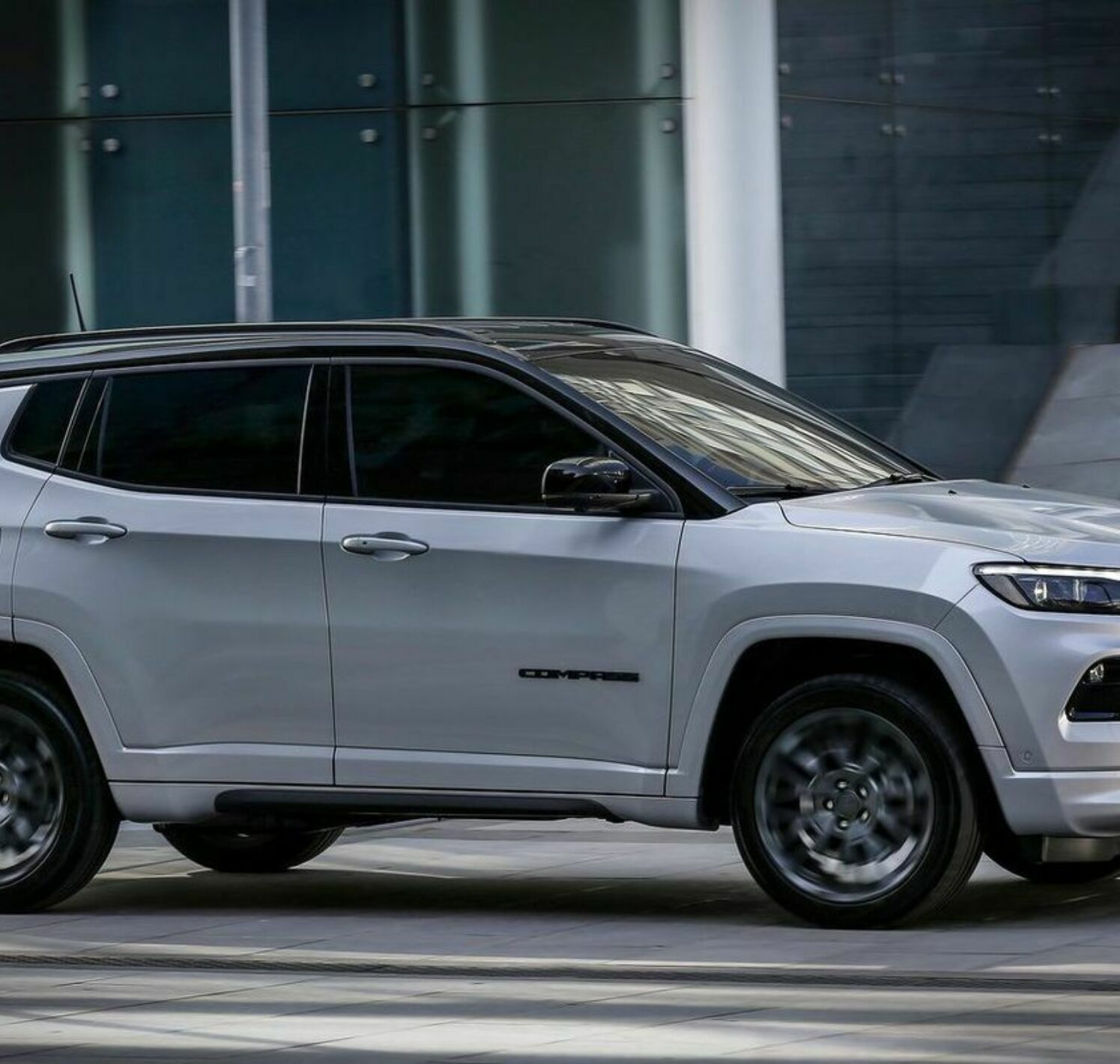 https://autofilter.sk/assets/images/compass/gallery/jeep-compass-2021_24-galeria.jpg - obrazok