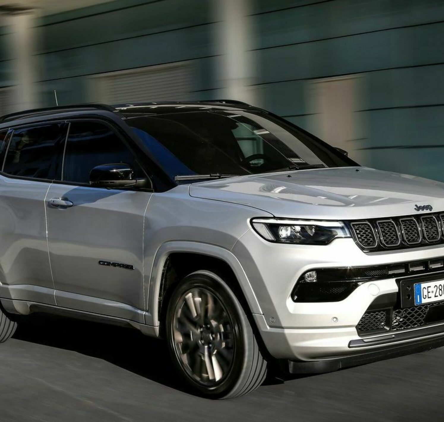 https://autofilter.sk/assets/images/compass/gallery/jeep-compass-2021_25-galeria.jpg - obrazok