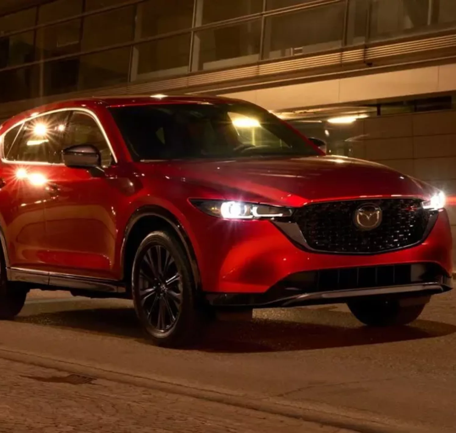 https://autofilter.sk/assets/images/cx-5/gallery/2022-mazda-cx-5-front-three-quarters-red-1631288272.webp - obrazok
