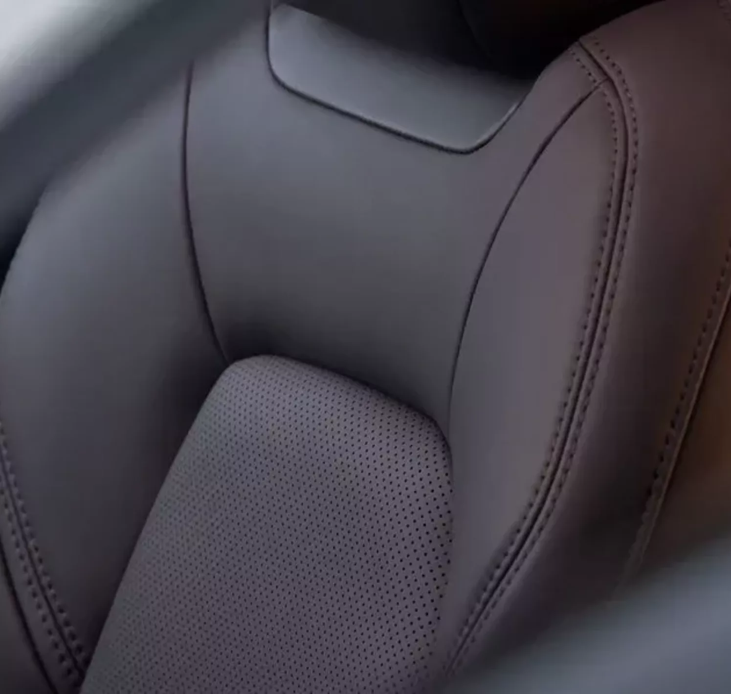 https://autofilter.sk/assets/images/cx-5/gallery/2022-mazda-cx-5-nappa-leather-upholstery-1631627142.webp - obrazok