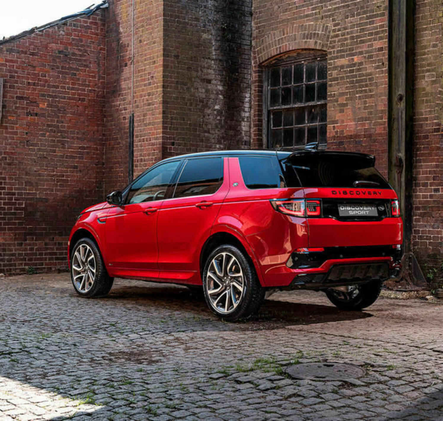 https://autofilter.sk/assets/images/discovery-sport/gallery/lr-discovery-sport-2019-4292b_01-galeria.jpg - obrazok