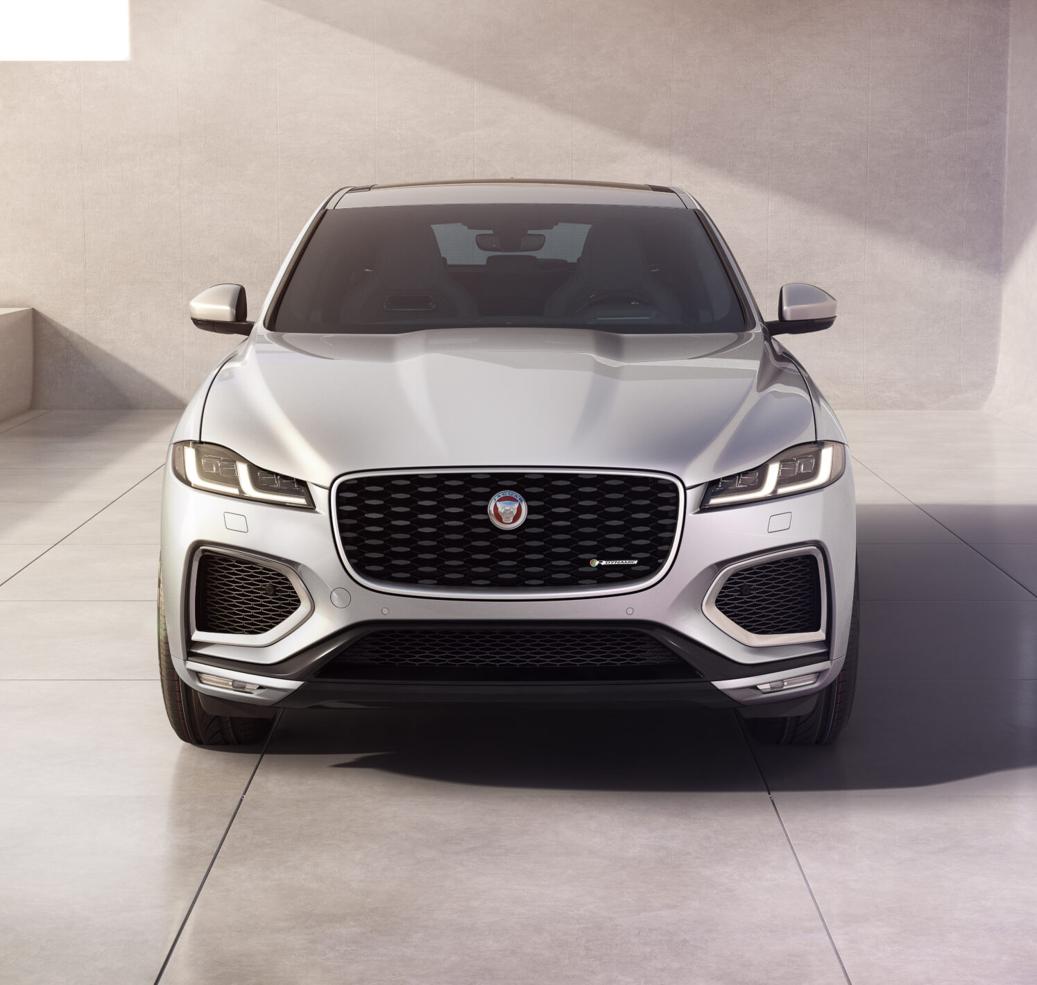 https://autofilter.sk/assets/images/f-pace/gallery/Jag_F-PACE_22MY_01_R-Dynamic_Exterior_Front_110821.jpg - obrazok