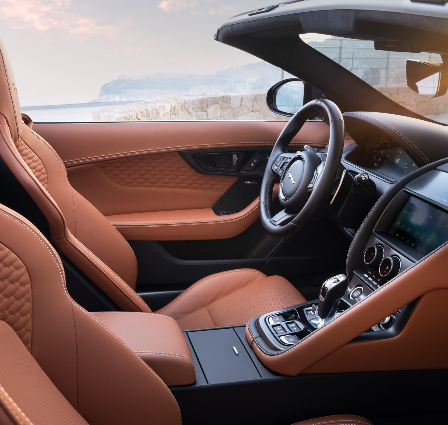 https://autofilter.sk/assets/images/f-type/gallery/Jag_F-TYPE_24MY_Interior_03_March_2023_MF102758.jpg - obrazok