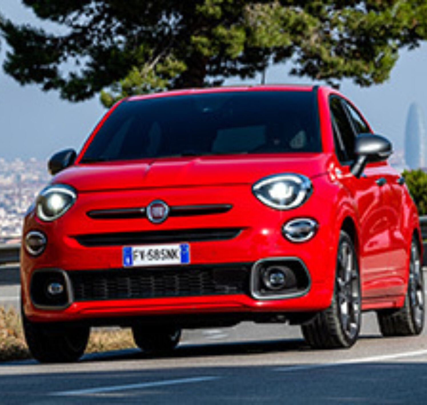 https://autofilter.sk/assets/images/fiat-500-x-urban-look/gallery/fiat-500X-sport-red-suv-03-mobile-300x213.jpg - obrazok