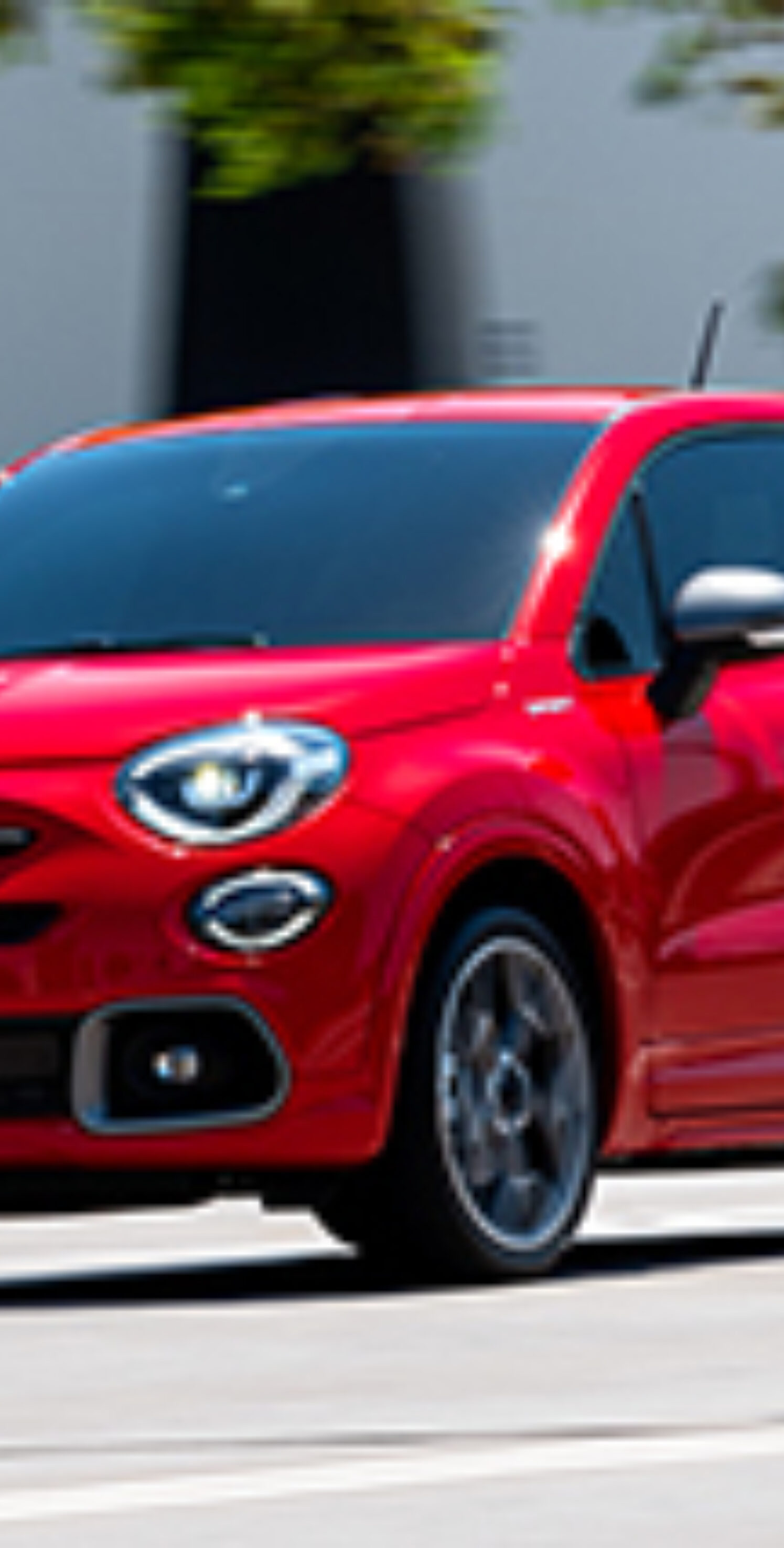 https://autofilter.sk/assets/images/fiat-500-x-urban-look/gallery/fiat-500X-sport-red-suv-01-mobile-300x213.jpg - obrazok