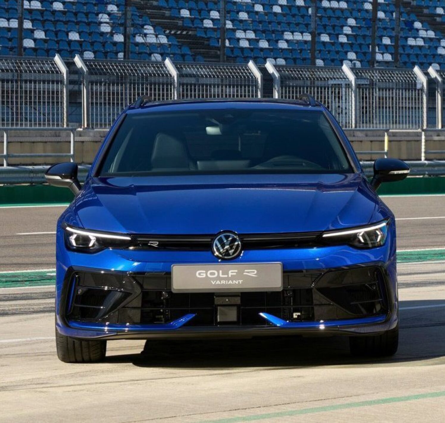 https://autofilter.sk/assets/images/golf-r-variant/gallery/volkswagen-golf-r-variant-2025-6-galeria.jpg - obrazok