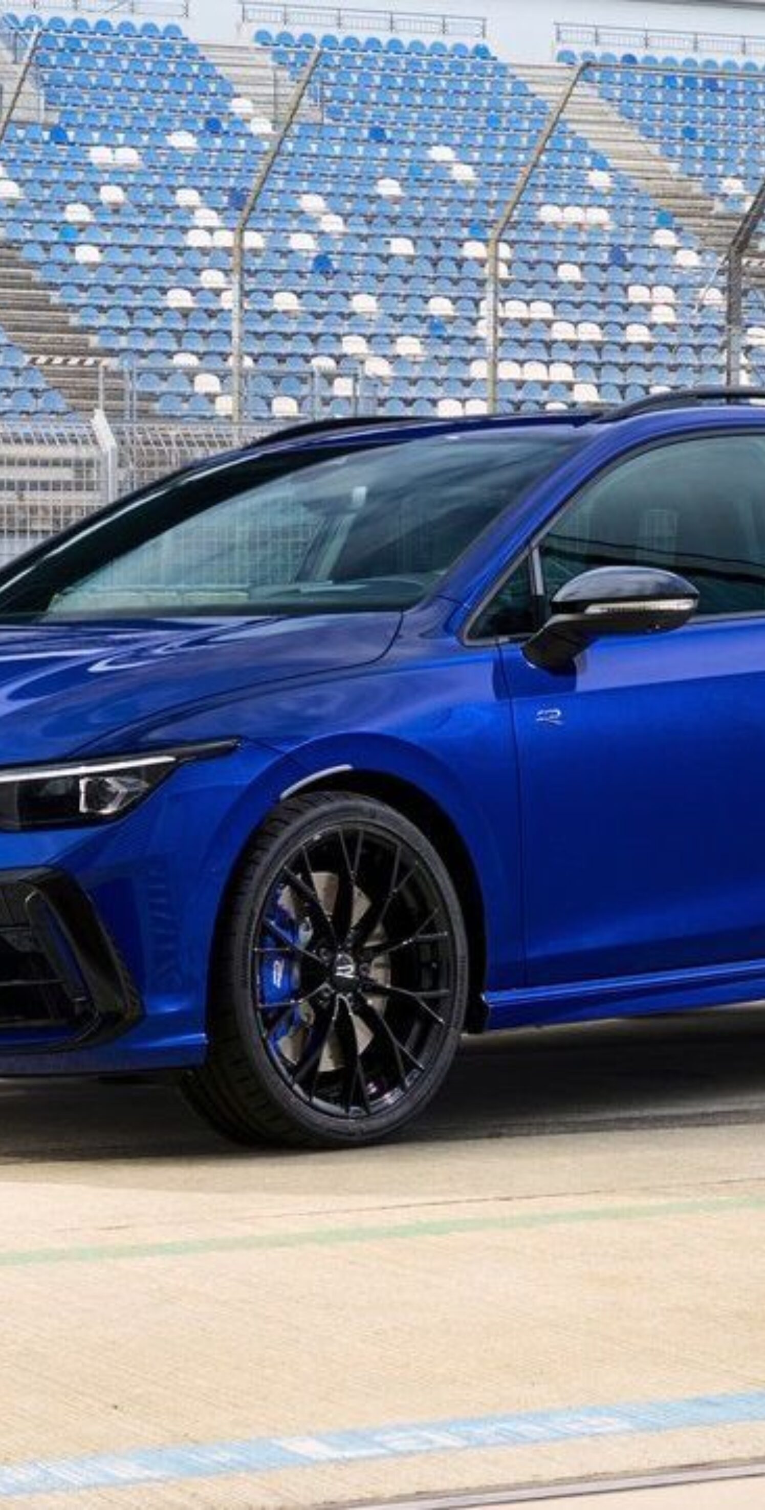 https://autofilter.sk/assets/images/golf-r-variant/gallery/volkswagen-golf-r-variant-2025-galeria.jpg - obrazok