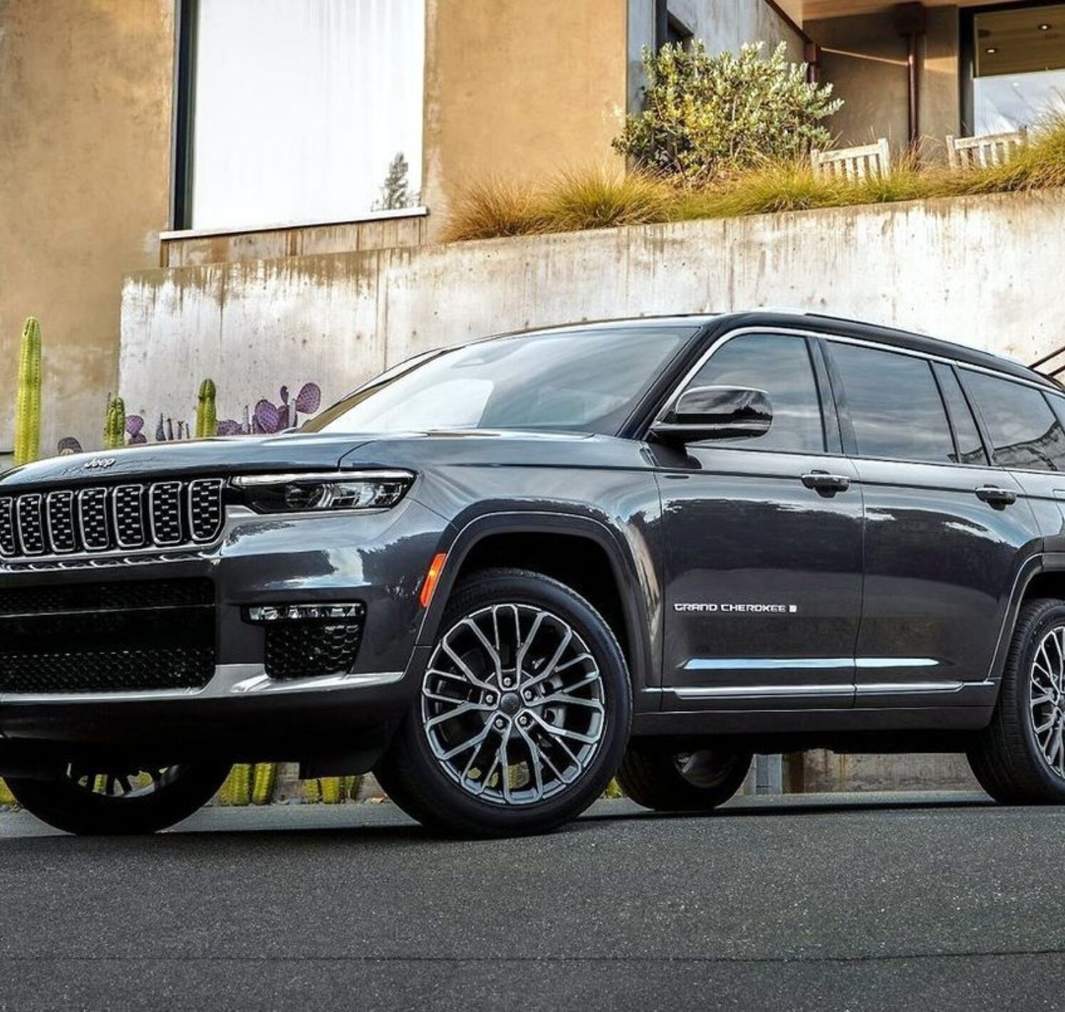 https://autofilter.sk/assets/images/grand-cherokee/gallery/jeep-grand-cherokee-l-2021_39-galeria.jpg - obrazok