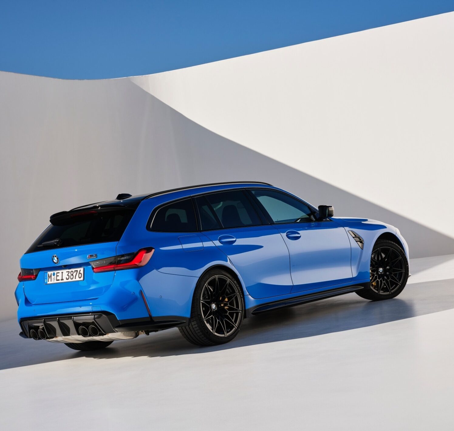 https://autofilter.sk/assets/images/m3-touring/gallery/P90551049_lowRes_the-new-bmw-m3-touri.jpg - obrazok