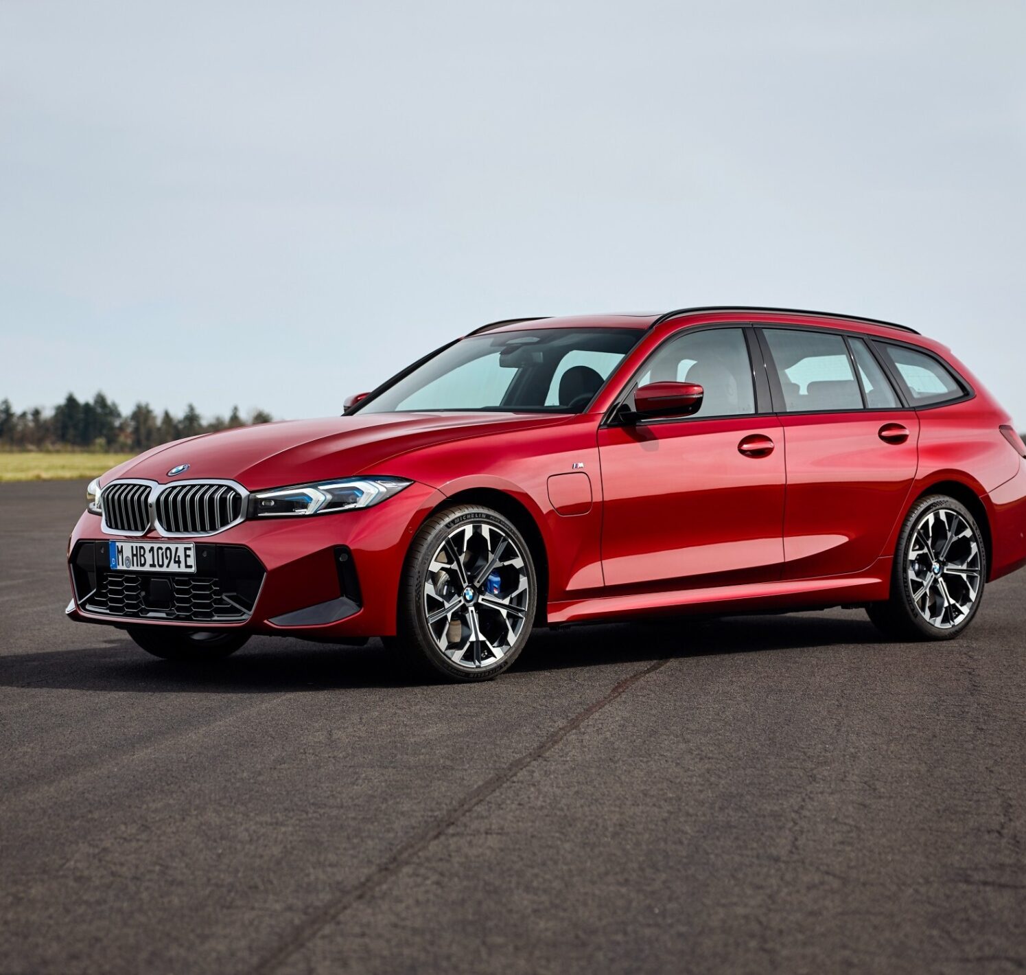 https://autofilter.sk/assets/images/rad-3-touring/gallery/P90549658_lowRes_the-new-bmw-330e-tou.jpg - obrazok
