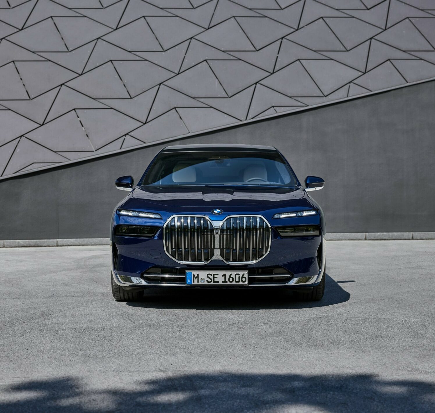 https://autofilter.sk/assets/images/rad-7/gallery/P90480860_lowRes_the-new-bmw-740d-xdr.jpg - obrazok