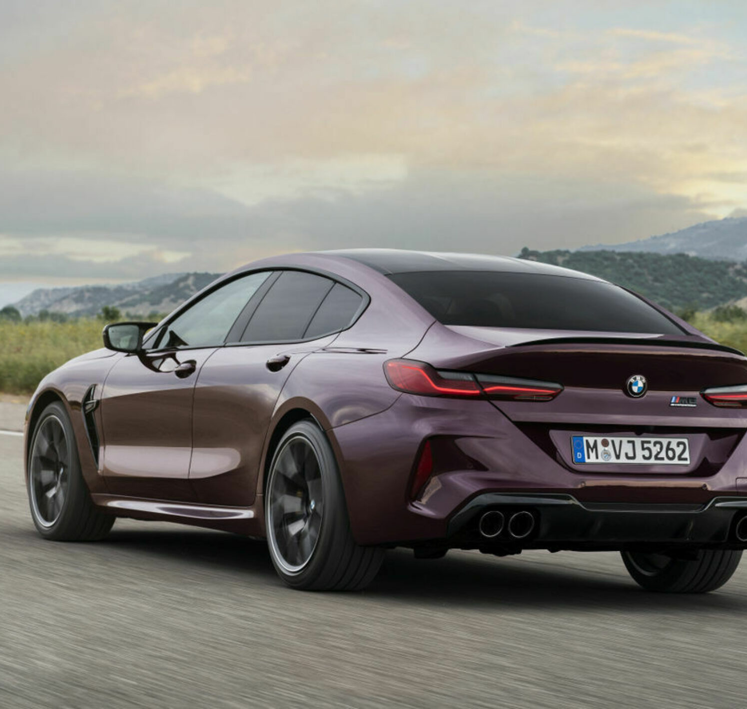 https://autofilter.sk/assets/images/rad-8-gran-coupe-2/gallery/p90369579-high-res-the-new-bmw-m8-gran-galeria.jpg - obrazok