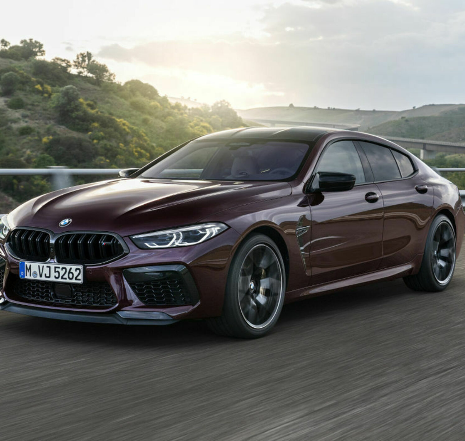 https://autofilter.sk/assets/images/rad-8-gran-coupe-2/gallery/p90369597-high-res-the-new-bmw-m8-gran-galeria.jpg - obrazok