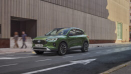 Ford Kuga má po facelifte. Okrem nového dizajnu ponúkne lepšiu dynamiku a verziu Active X obrazok