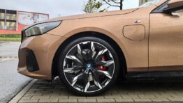 Test BMW 550e xDrive: Šesťvalcový plug-in hybrid so slušným elektrickým dojazdom obrazok