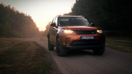TEST: Land Rover Discovery 3,0 SDV6 – Panelák medzi obrami obrazok